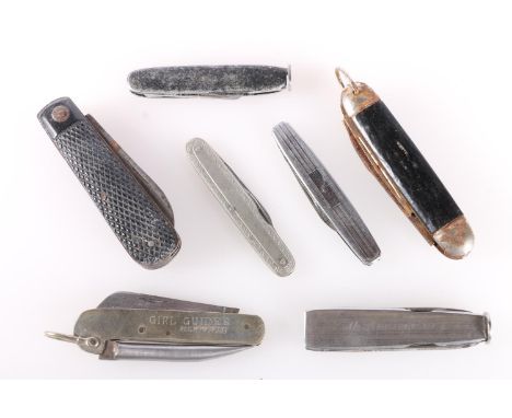 Girl Guides multi tool, fruit knives etc. 