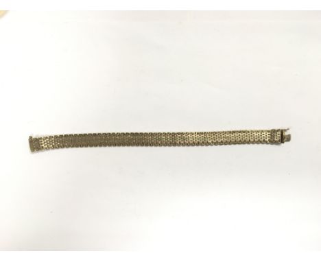 A 9ct gold three colour bracelet, approx 22.5g.