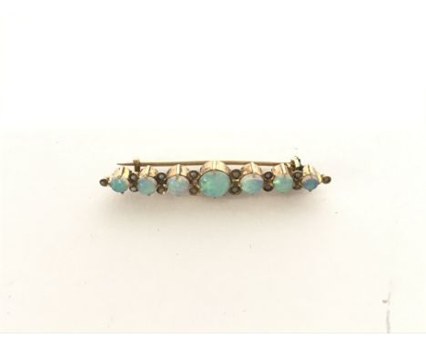 9ct gold brooch set with Opal 2.24g total weight.