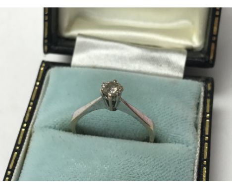 An 18ct white gold solitaire diamond approx 0.15ct, Size K.