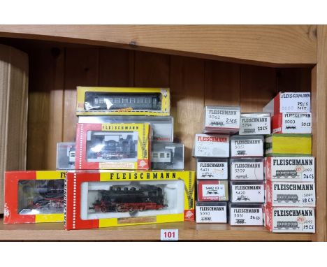 Fleischmann:&nbsp;a collection of boxed HO gauge locomotives and freight wagons, to include engine numbers 4000; 4064; and 40