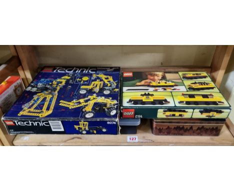 Lego:&nbsp;a vintage boxed set No.162; together with a Technic universal No.8074, and a small quantity of Meccano. 