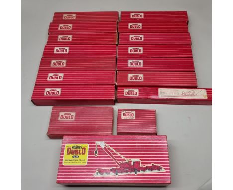 Hornby Dublo:&nbsp;a collection of vintage (red box) coaches, to include No.4078 and No.4035 'Aries' Pullman Car; together wi