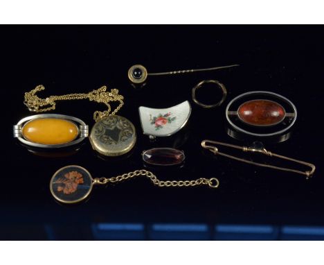 A mixed lot of jewellery including a Danish silver amber set brooch, Norwegian silver enamelled brooch, yellow metal stick pi