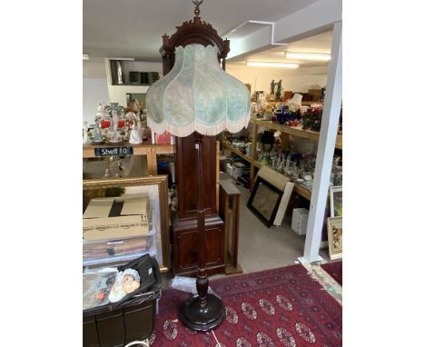 A 1940s mahogany reeded column standard lamp. NO RESERVE