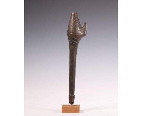 D.R. Congo, Kuba, idiophone old inventory number in white lacquer W27. Provenance the collection Musical instruments of Piet 