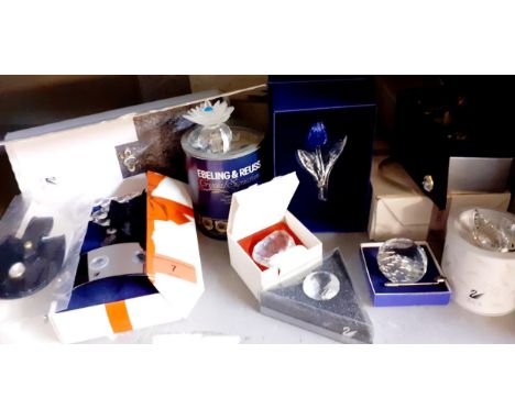 Swarovski SCS collectables - a group of small crystal ornaments and branded accessories to include model hearts, a blue tulip