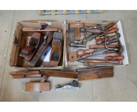 Ten vintage woodworking planes and assorted carpenter's hand tools 