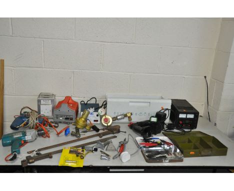 A TRAY CONTAINING POWER AND AUTOMOTIVE TOOLS including a Bosch and a Black and Decker electric drills (both untested due to c