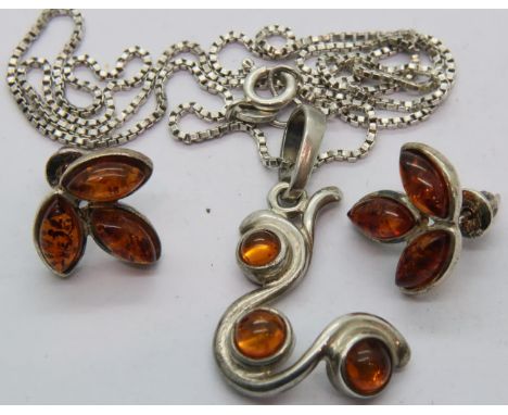 Silver and baltic amber necklace set, 6.6g, L: 24 cm. P&amp;P Group 1 (£14+VAT for the first lot and £1+VAT for subsequent lo