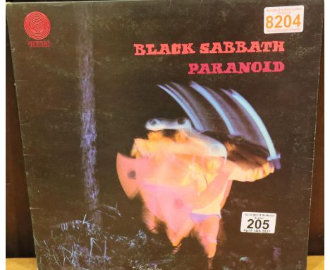 Black Sabbath Paranoid on Vertigo, cover good record some light surface scratches. P&amp;P Group 2 (£18+VAT for the first lot