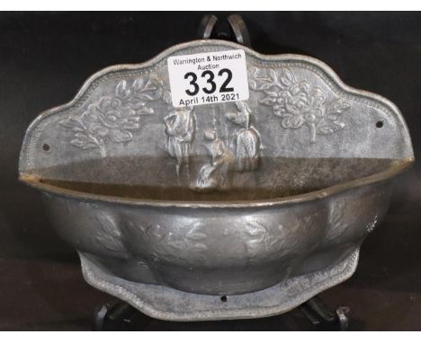 Georgian pewter wall bird bath, L: 19.5cm. P&amp;P Group 2 (£18+VAT for the first lot and £3+VAT for subsequent lots) 