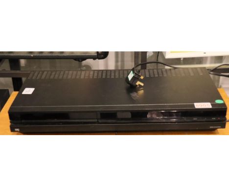 Bang and Olufsen VX7000 VHS player. P&P Group 3 (£25+VAT for the first lot and £5+VAT for subsequent lots)Condition Report: A