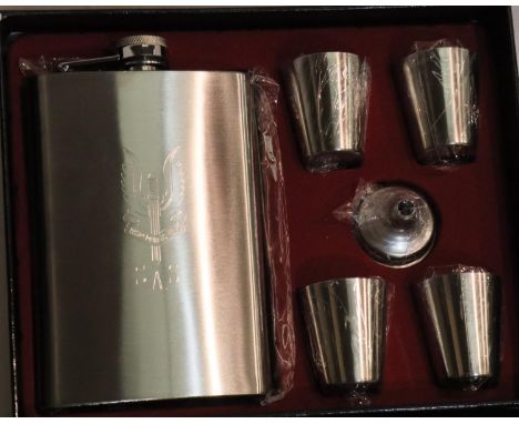 New hip flask set engraved with the SAS cap badge. P&amp;P Group 2 (£18+VAT for the first lot and £3+VAT for subsequent lots)