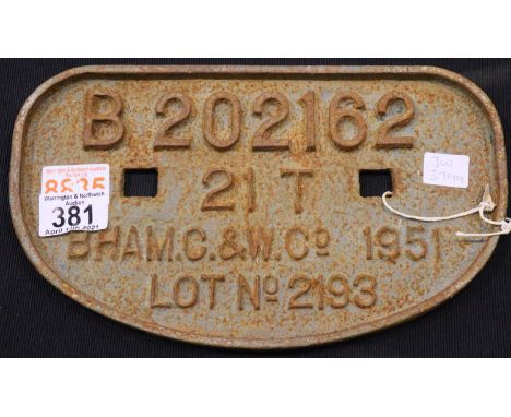 Railwayana, cast iron wagon plate B202162, Birmingham Railway Carriage and Wagon Co. P&amp;P Group 3 (£25+VAT for the first l
