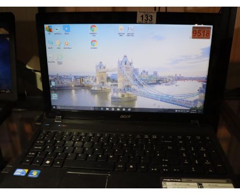 Acer Aspire 5742 laptop computer with power cable and mouse. P&P Group 3 (£25+VAT for the first lot and £5+VAT for subsequent
