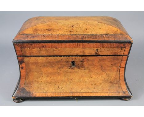 A Late Georgian Walnut Tea Caddy. The caddy with two tea compartments inside, approx 25 w x 15 h x 15 d cms