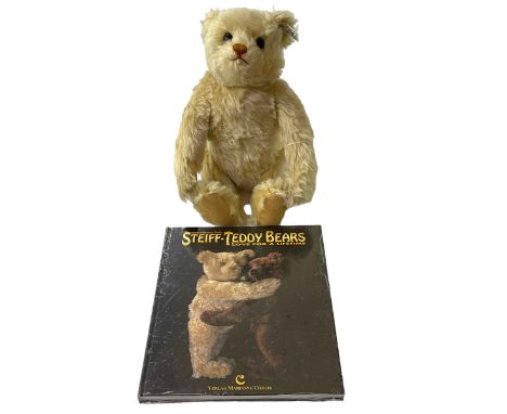 Steiff musical teddy bear and book (2).