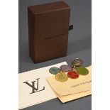 Louis Vuitton Taschenschmuck "Trunks & Bags", 5 unterschiedlich farbige Münzen an Kette mit Karabin