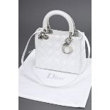 Christian Dior Tasche "Lady Dior", weißes gestepptes Leder mit silberfarbener Hardware und Charms,
