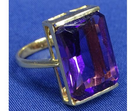 LARGE RECTANGULAR AMETHYST SET 18CT GOLD RING - stamped '750', 7.8grms, 18 x 12mm the amethyst, size O