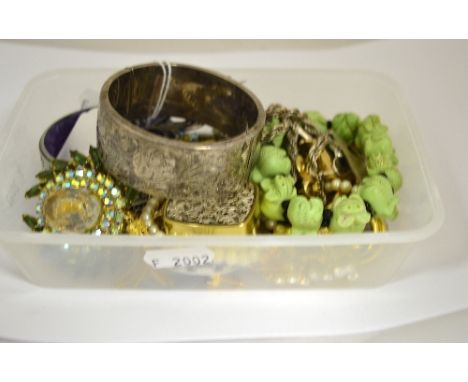 A SMALL BOX OF MIXED JEWELLERY, to include silver clasp bangle with engraving to the side, earrings, bracelets, etc