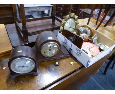 AN OAK MANTEL CLOCK, bakelite clock and a box of various clocks