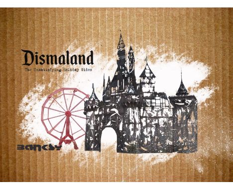 BANKSY DISMALAND– D’APRESSans titreBombe aérosol et pochoir sur carton, signé et numéroté à 50 exemplaires.Art gratuit de la 