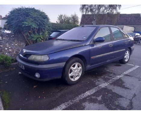 T851 RCR - Renault Laguna 1.6 16v RT Sport car, in blue. First registered in May 1999, this five-door hatchback RT Sport edit