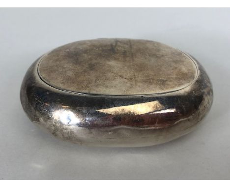 Antique Silver, English hallmarked pebble shaped squeeze snuff box approximately 53g