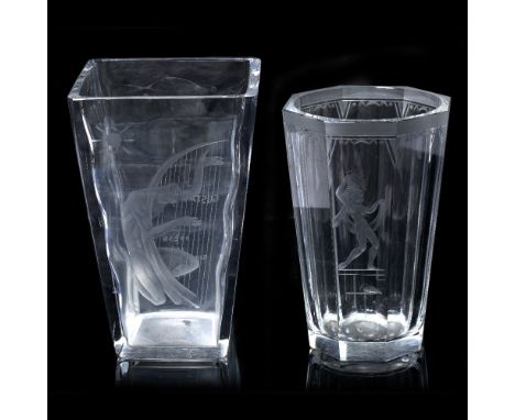 AN EMIL WEIDLICH FOR ELME GLASBRUK ETCHED GLASS VASE circa 1940, of tapering faceted form, etched with a figure and fruit, 20