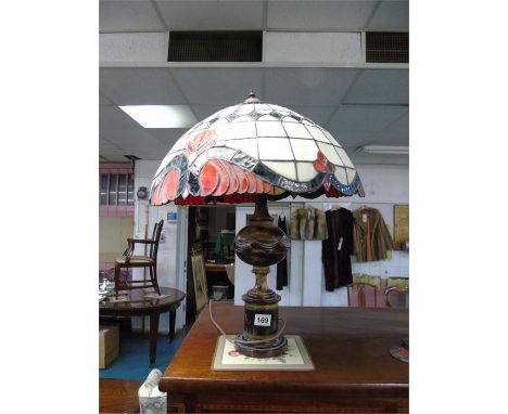 'TIFFANY' STYLE LAMP SHADE AND BASE