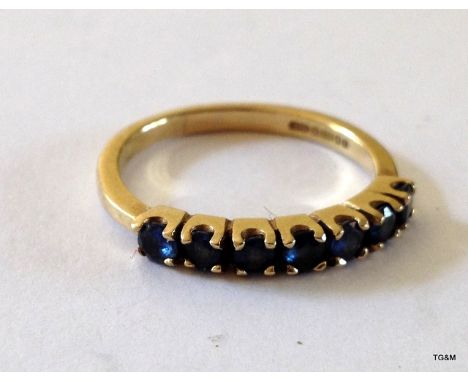 A 9ct gold blue sapphire ring size P