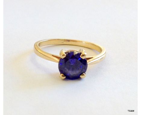A 9ct gold ladies tanzanite ladies ring size M