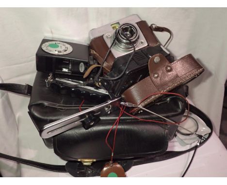 Leather camera bag Ilford Sportsman camera and other accessories. Not available for in-house P&amp;P 