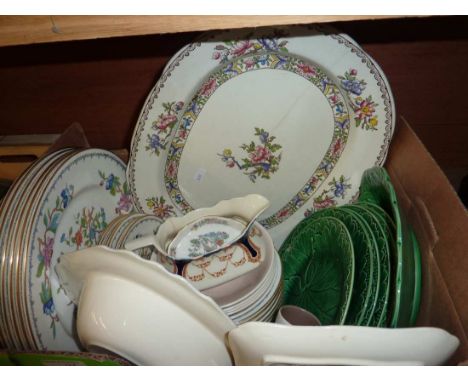 Selection of Aynsley Pembroke dinner plates, tea plates and dessert bowls, Wedgwood leaf plates and dish, Poole dessert bowls