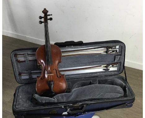 FRENCH FULL-SIZE VIOLIN, LATE 19TH CENTURY with interior label for GUSTAVE BAZIN NO.135 1894, two-piece 14" inch back, in cas