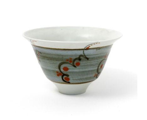 ‡ David Leach OBE (1911-2005), attributed A Lowerdown Pottery porcelain bowl, flaring form painted with trailed design in blu
