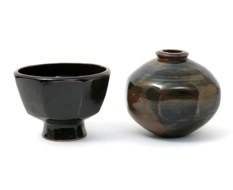 ‡ David Leach OBE (1911-2005) a Lowerdown Pottery cut-sided stoneware footed bowl, covered in a rich tenmoku glaze, and a cut