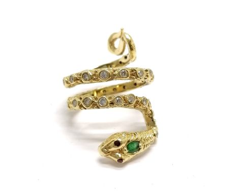 Unmarked 18ct gold designer snake ring by AK set with emerald / diamonds &amp; ruby eyes - size R &amp; 16.4g total weight 