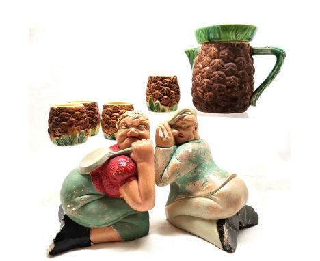 Novelty Japanese pineapple shaped lemon squeezer / jug combination (17cm) with 4 beakers t/w vintage plaster bookends in the 