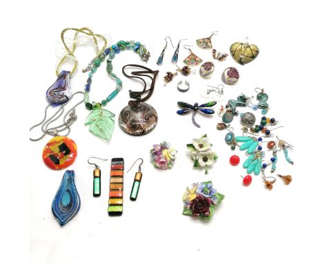 Qty of costume jewellery inc Venetian glass pendants, enamel dragonfly brooch, enamel earrings etc - SOLD ON BEHALF OF THE NE