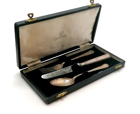 1946 (D/E) Mappin &amp; Webb cased silver christening set of knife / fork / spoon - total weight (3) 94g 