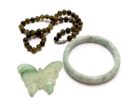 Chinese jade bangle (inside 6cm diameter), jade butterfly carving &amp; string of hardstone beads (40cm) 