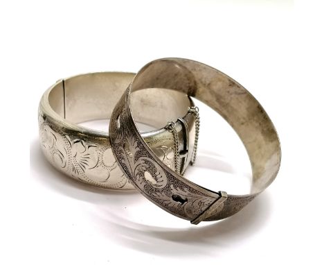 Charles Horner Chester hallmarked belt type bangle engraved with acanthus t/w hollow bangle by Excalibur (E.J.Ld) - 65g