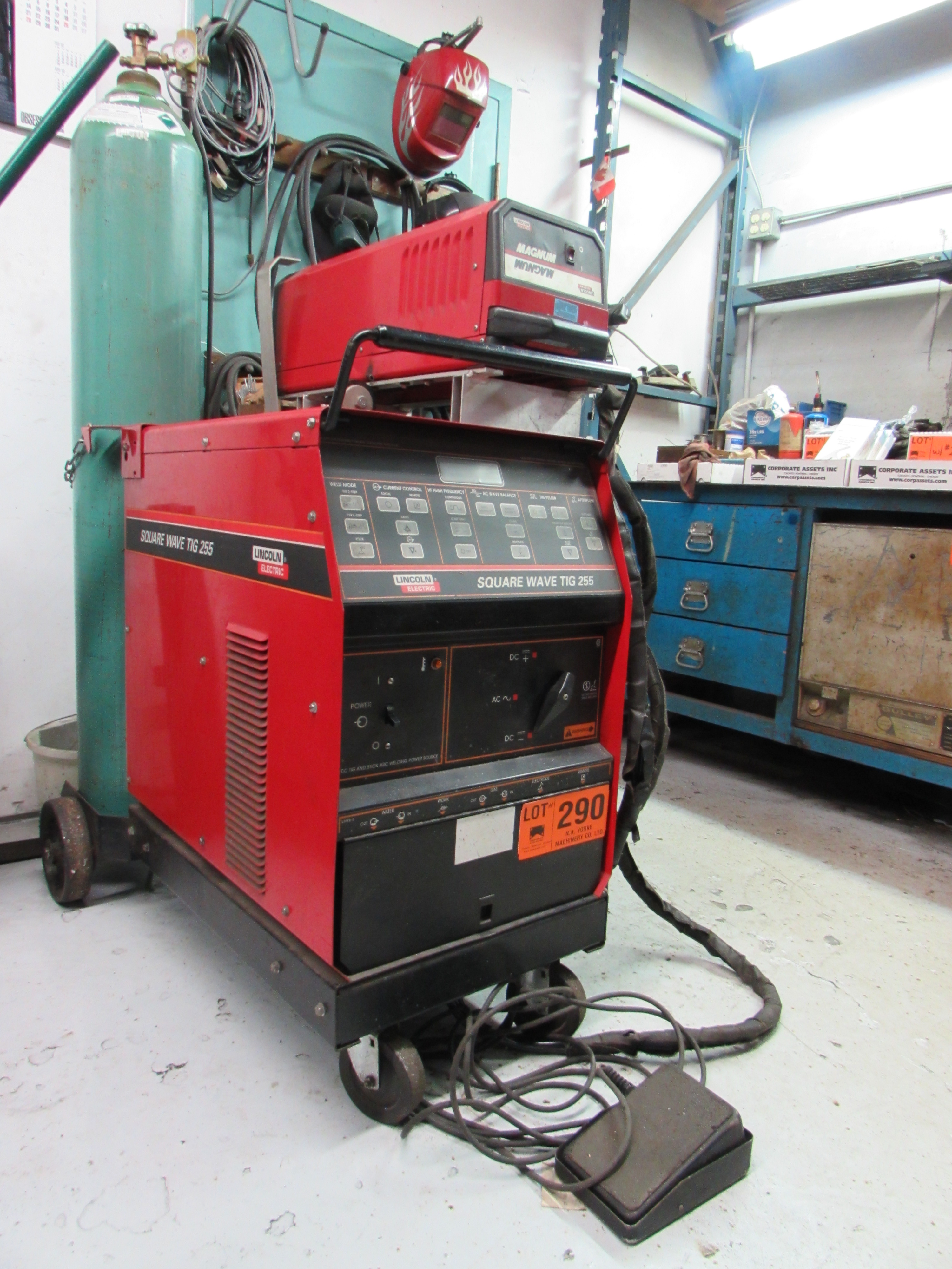LINCOLN SQUARE WAVE TIG 255 MIG WELDER WITH WIRE FEEDER (TANKS NOT
