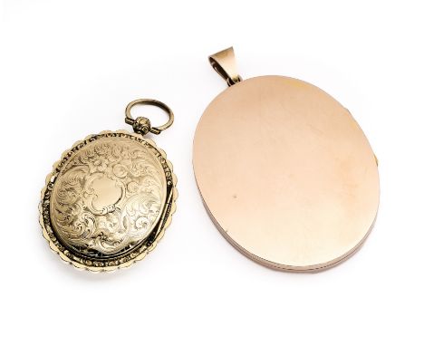 □ A GEORGIAN GOLD DOUBLE PORTRAIT MINIATURE CASE, CIRCA 1800 of plain oval locket form hinging open to the vacant interior, e