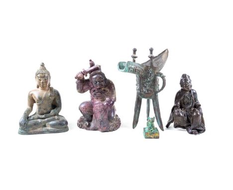 Three Chinese bronzes, comprising a late Ming period中国，青铜器三件，明/清，及其他seated figure of Guanyin; a late Qing well cast Ju, of ty