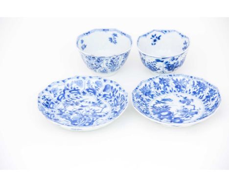 A near pair of Chinese blue & white petal moulded tea bowls and matched saucers, Kangxi (1662 - 1722),中国, 青花模制茶碗茶碟两对，康熙（1662年