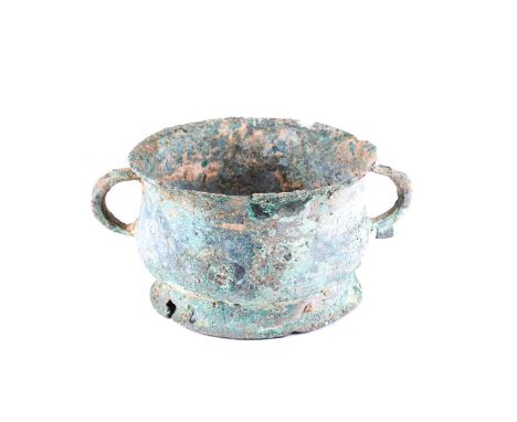 A Chinese Bronze Gui, late Western Zhou (1050BC- 770BC),中国， 青铜簋一件，西周晚期（1050BC- 770BC）with everted rim over a slightly swollen